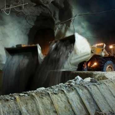 Pá Carregadeira Subterrânea em Abreu e Lima