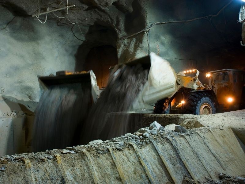 Pá Carregadeira Subterrânea