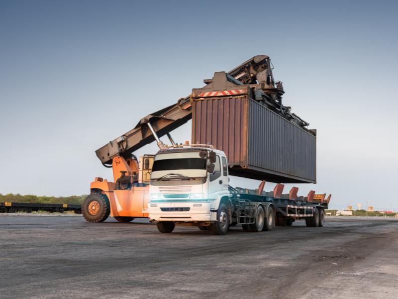 Manutenção de Eixo Diferencial para Reach Stacker